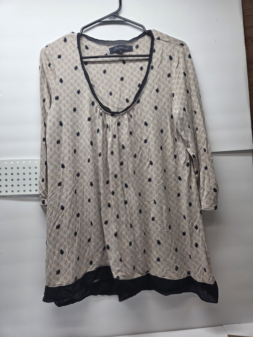 Anne Klein Beige and Black Scoop Neck Tunic